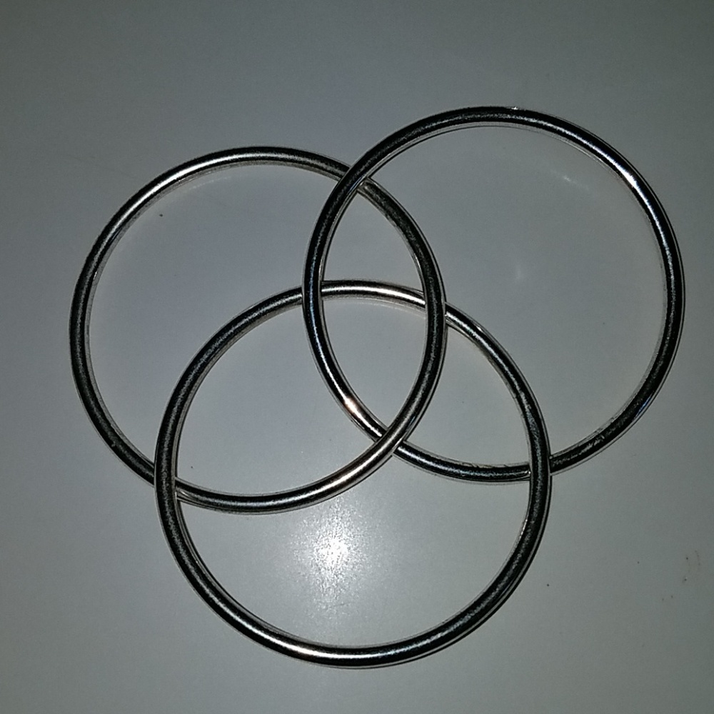 Silver bangles - Picture 4 of 4